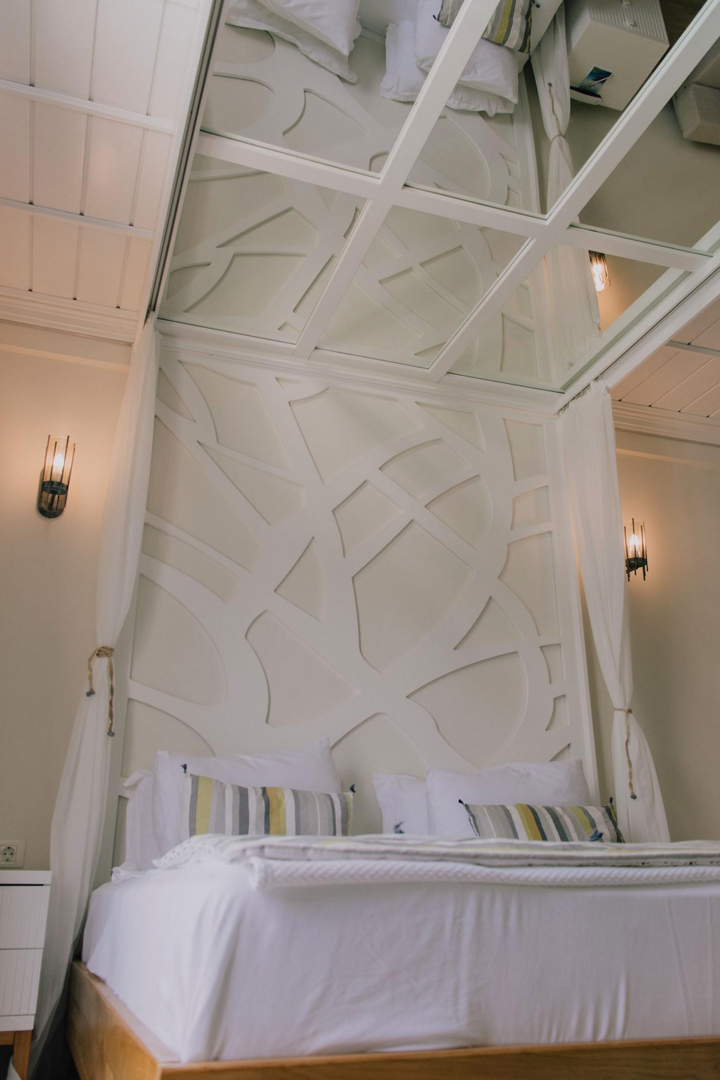 Superior King Room Detail