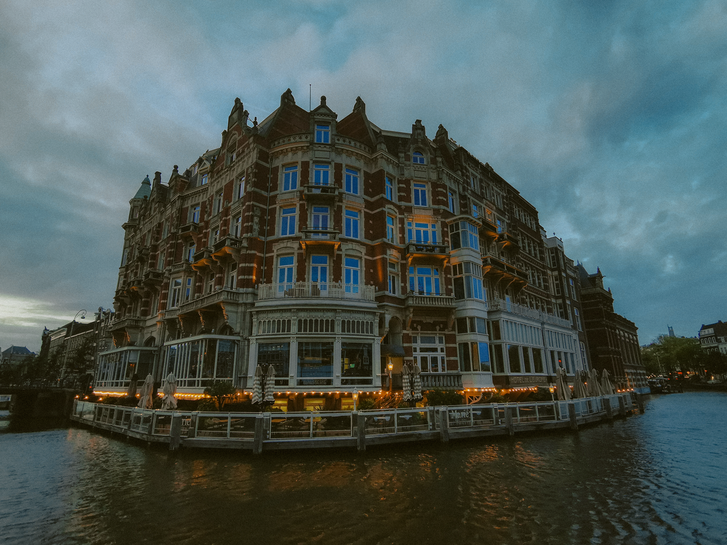Crestfieldlabs Hotel exterior by the canal